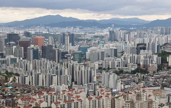 서울 시내 아파트와 주택가 모습. [연합뉴스]