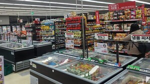 '배달앱서 장보고, 마트선 즉시배송'...경계 허문 퀵커머스 생존 게임 - 뉴스 썸네일 이미지