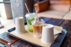 10만 커피전문점 시대의 그늘...사모펀드 덩치 불리기에 점주는 한숨 - 뉴스 썸네일 이미지